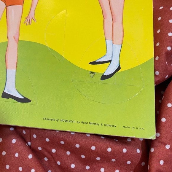 VINTAGE Mitzi and Sissy Paper Doll Book - Picture 3 of 7